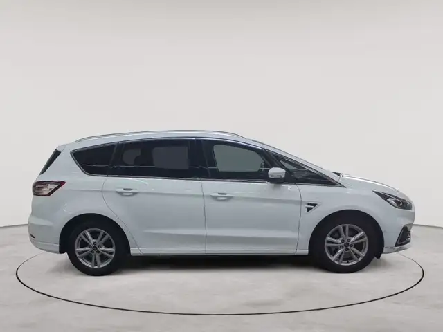 Ford S-Max view 3