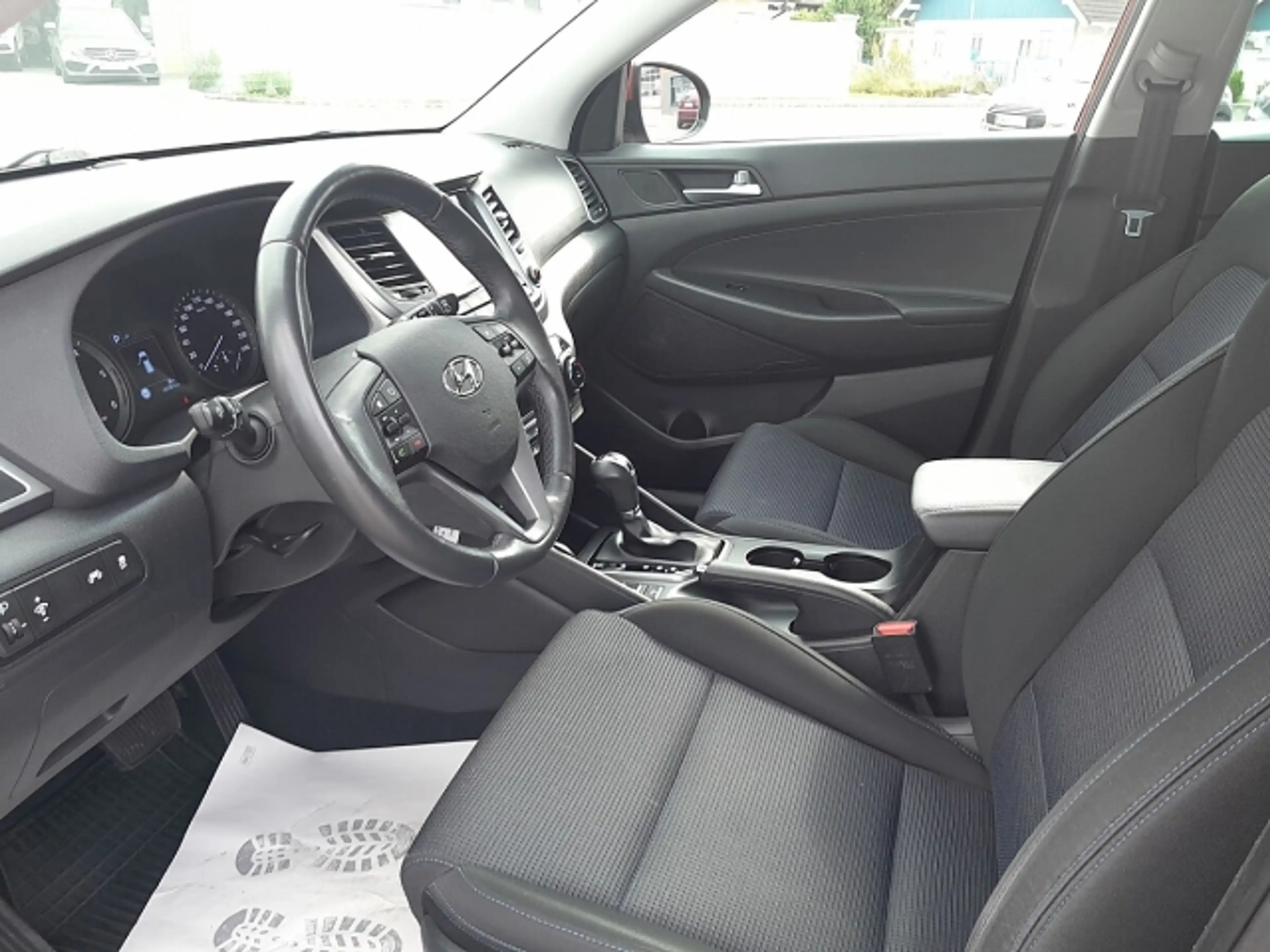 Hyundai TUCSON 1,7 CRDI Start-Stopp Edition 25 DCT SHZG+LNKHZG+T — photo 11