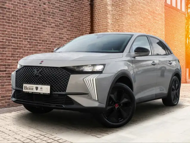 DS Automobiles DS 7 Crossback view 2