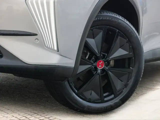 DS Automobiles DS 7 Crossback view 5
