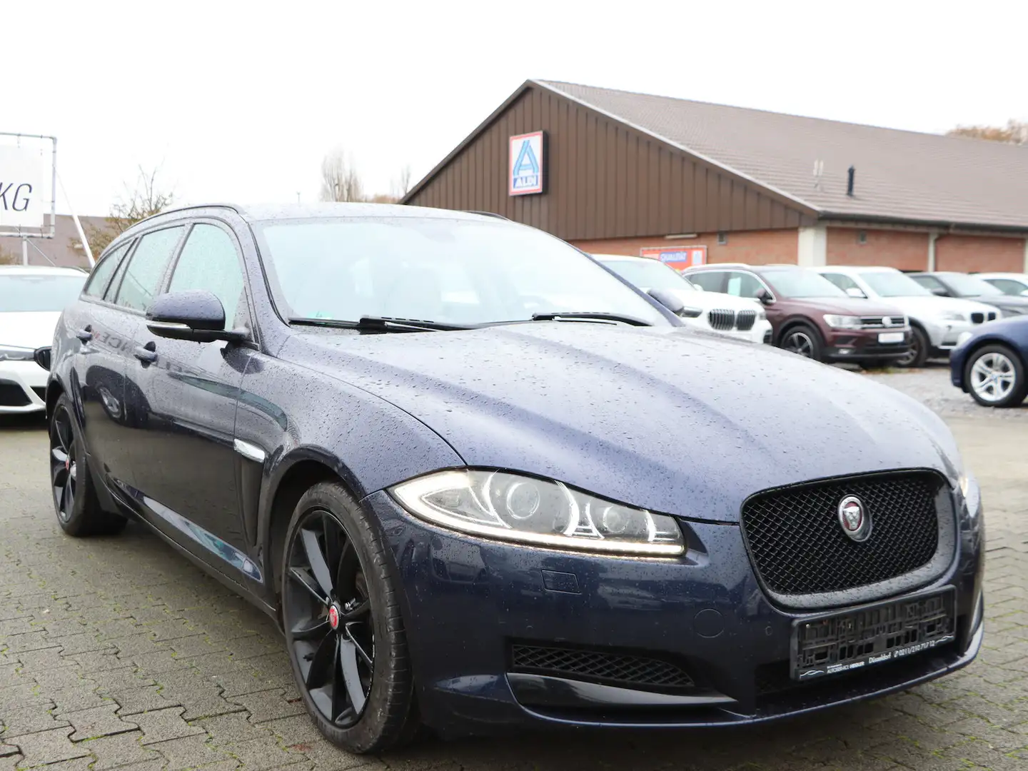 Jaguar XF SPORTBRAKE 3.0 V6 Diesel S / BLUE & BEIGE Bleu - 1