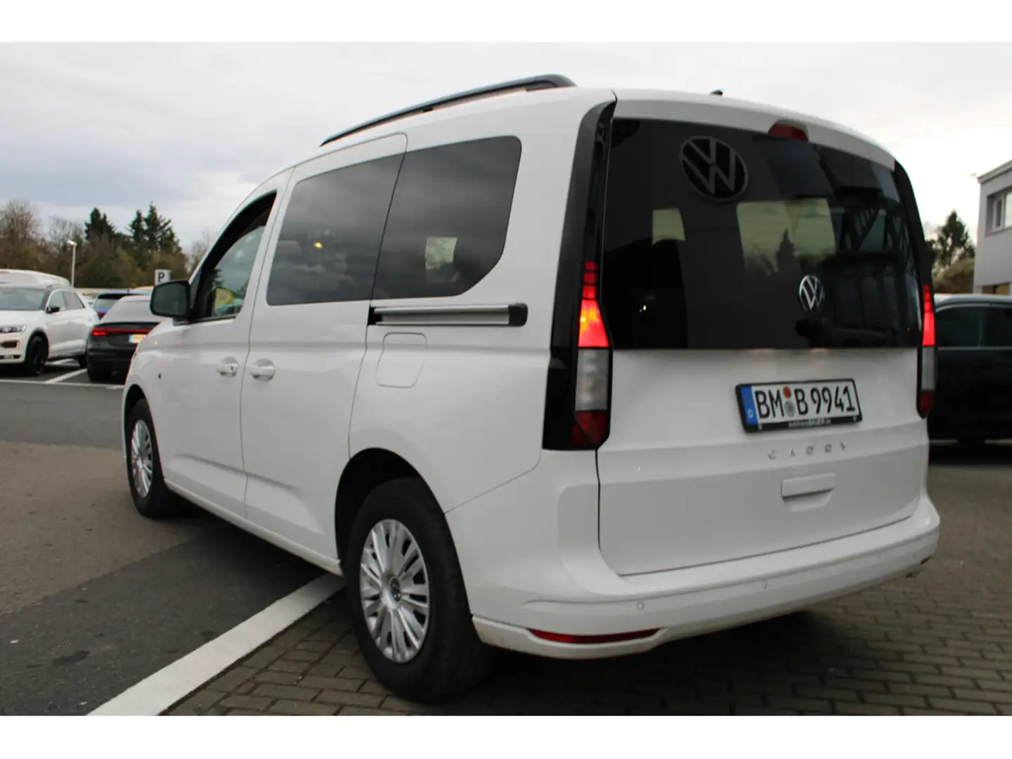 Volkswagen Caddy 5 Sitzer 2,0 TDI SCR Frontantrieb 6-Gang Radst.275 Weiß - 2