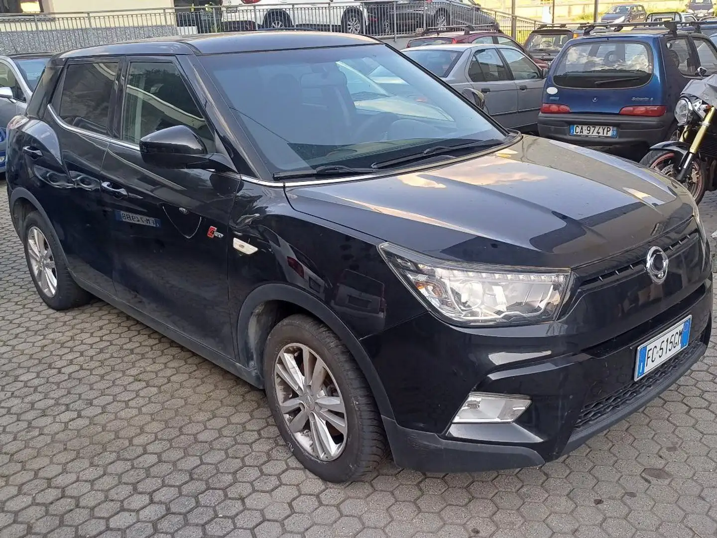SsangYong Tivoli 4X4 1.6cc 115CV X COMMERCIANTI Schwarz - 2