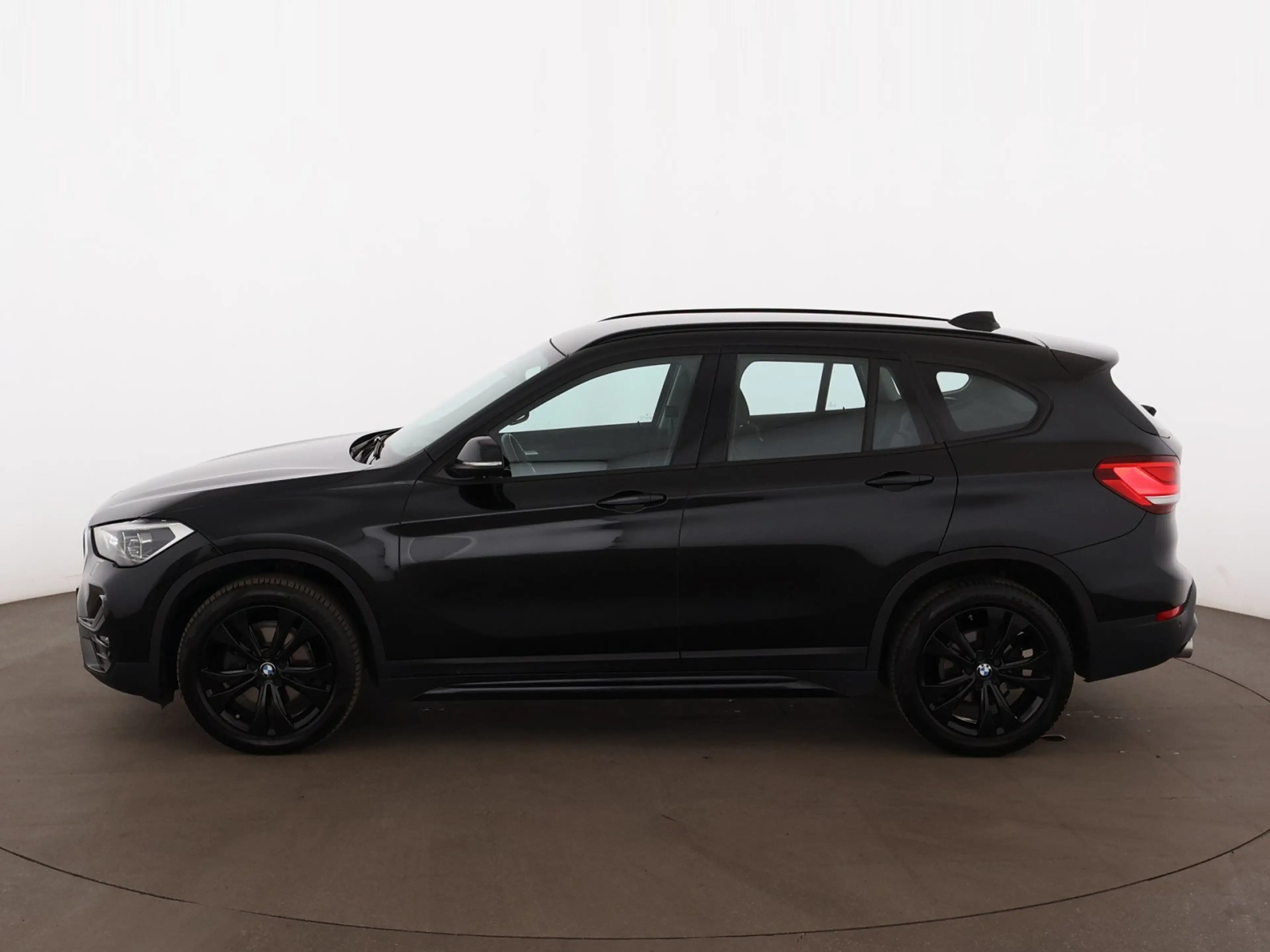 BMW X1 xDrive 18d Sport Line LED HEAD-UP LEDER NAVI — photo 5