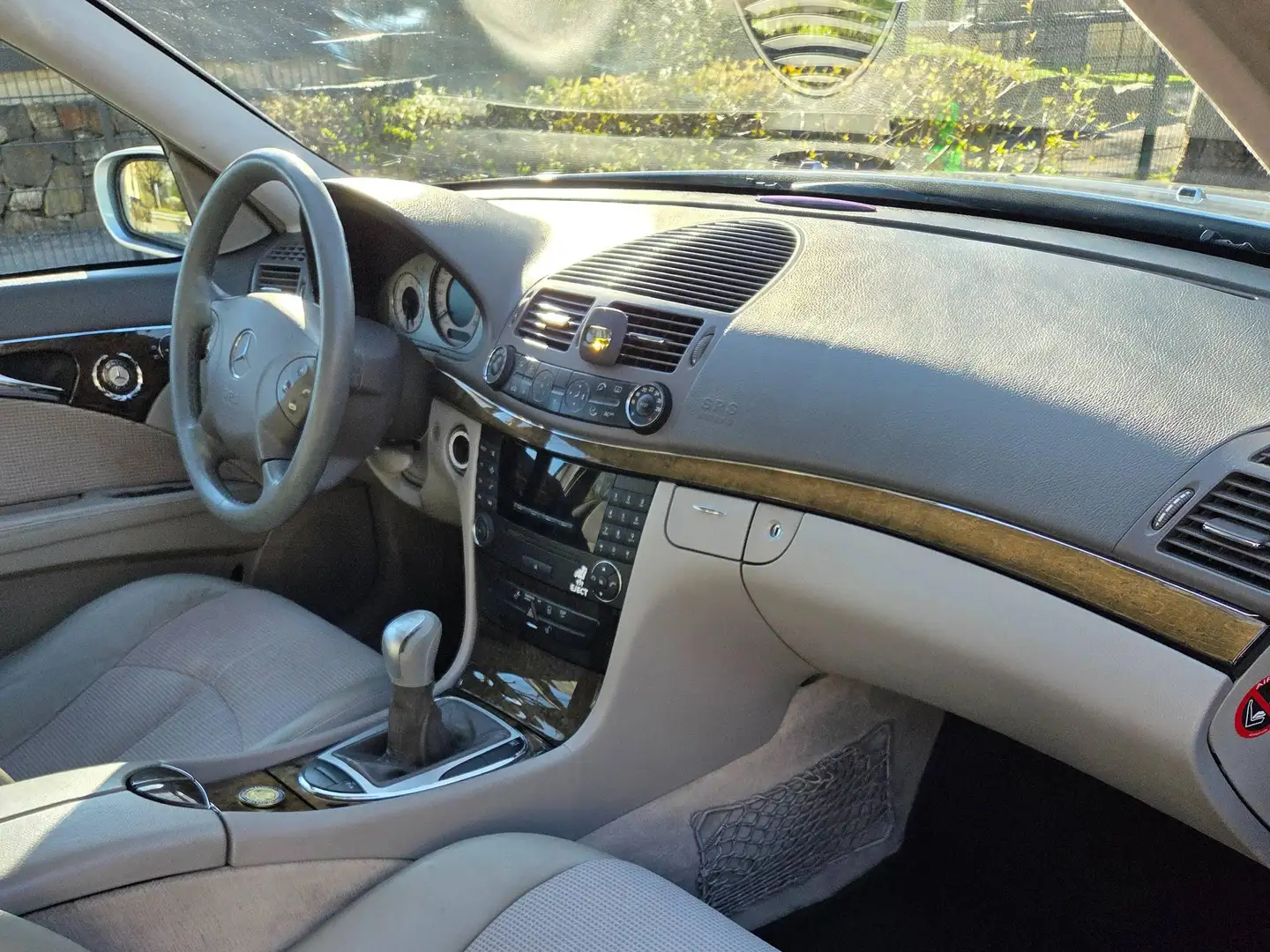 Mercedes-Benz E 220 E 220 Avantgarde CDI Avantgarde Silber - 2