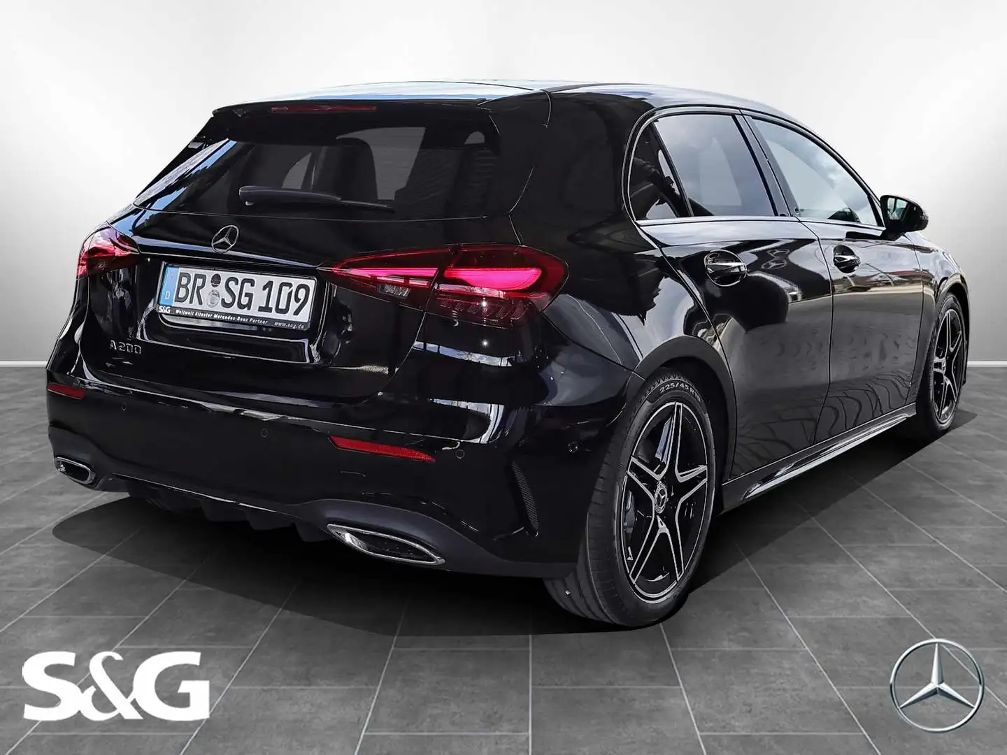Mercedes-Benz A 200 AMG Night+RüKam+LED+Pano+Totwink+Distronic Schwarz - 2