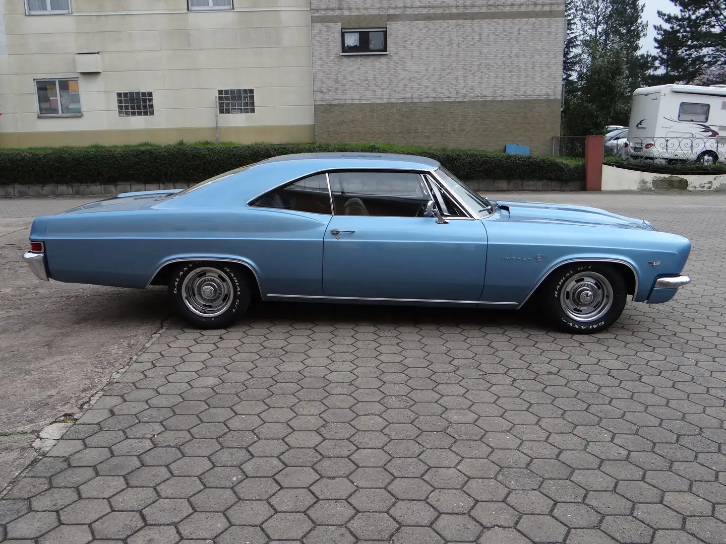 Chevrolet Impala Hardtop-Coupe ~ 350cui/V8 neu ~ Classic-Data 2+ !! Bleu - 2
