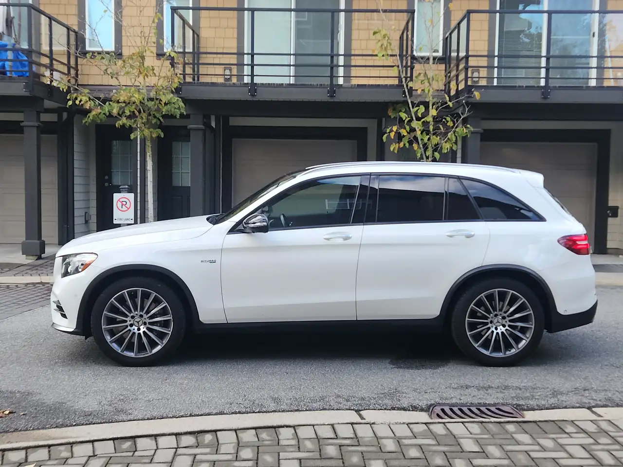 Mercedes-Benz GLC снимка Mercedes-Benz GLC