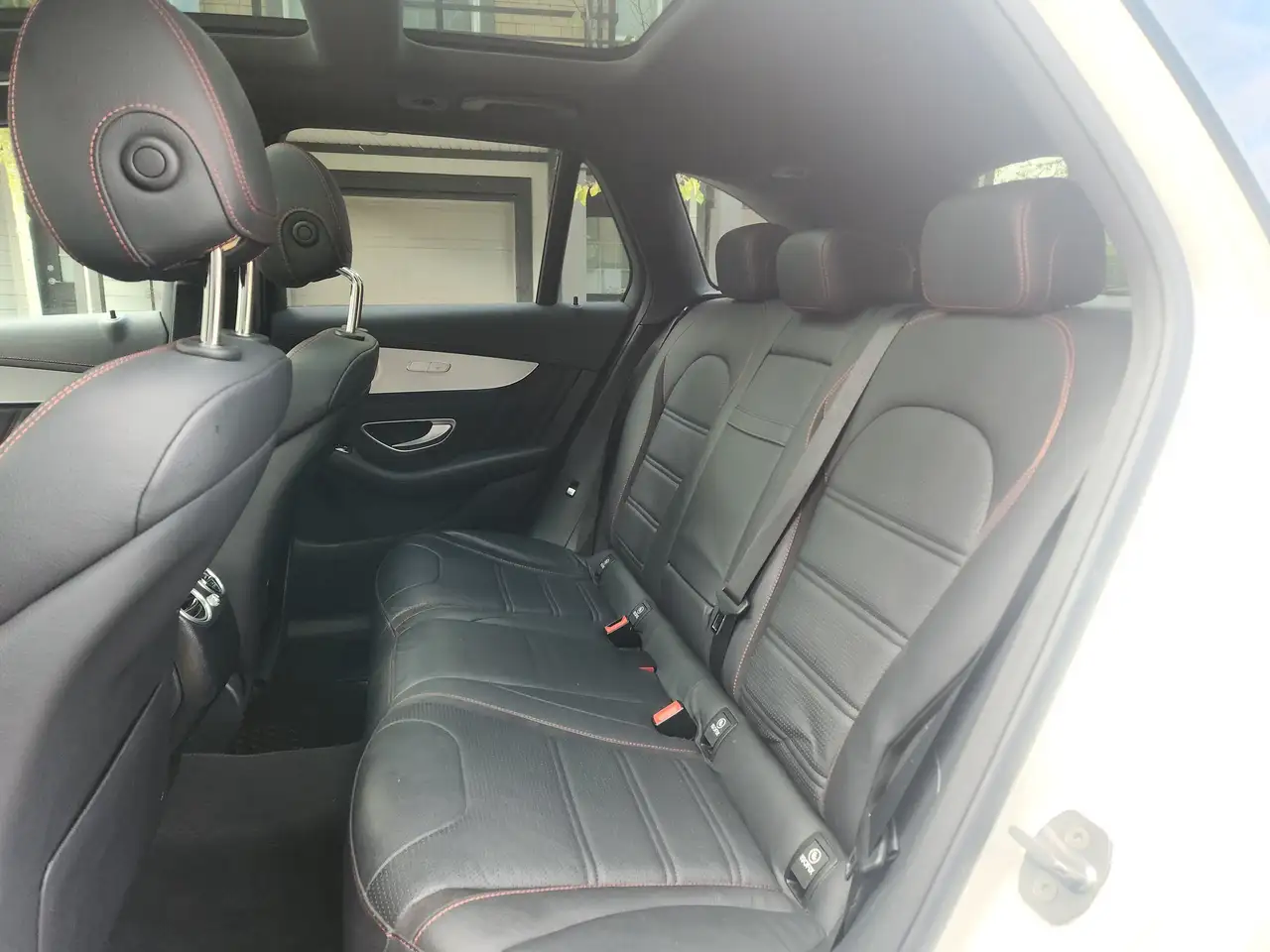 Mercedes-Benz GLC снимка Mercedes-Benz GLC