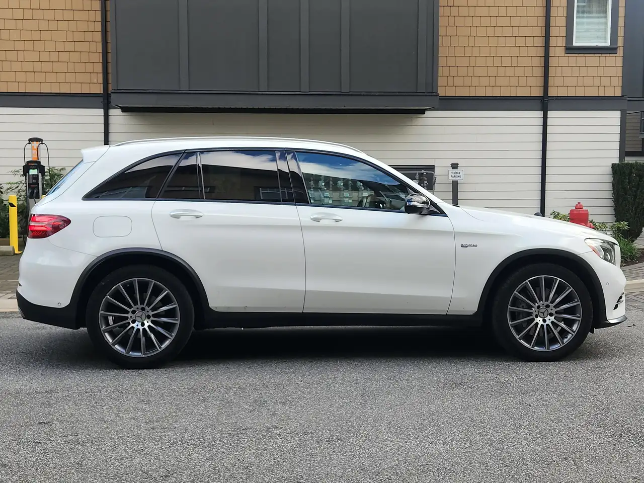 Mercedes-Benz GLC снимка Mercedes-Benz GLC