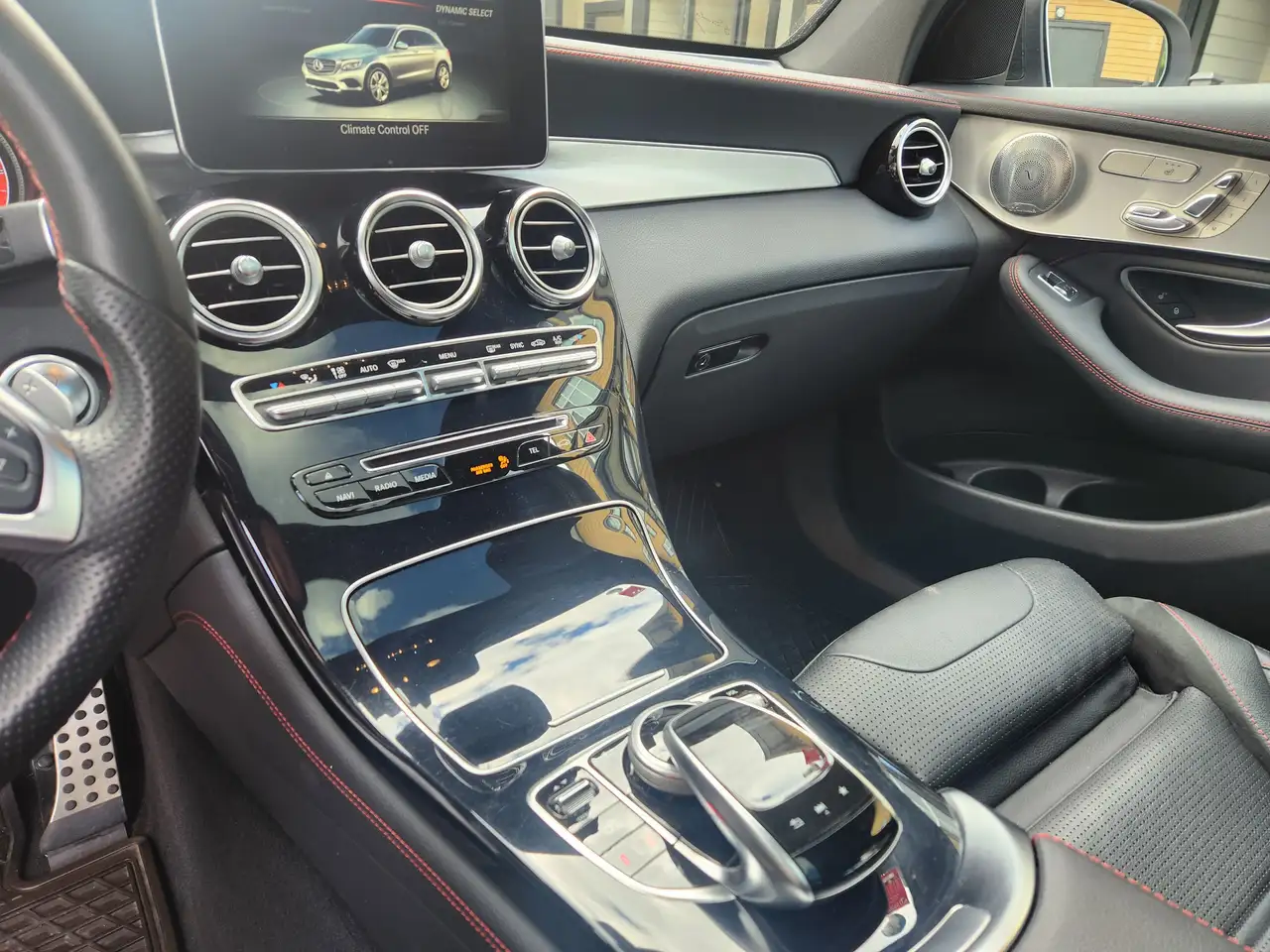 Mercedes-Benz GLC снимка Mercedes-Benz GLC