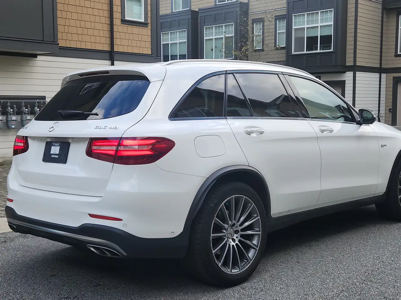 Mercedes-Benz GLC снимка Mercedes-Benz GLC