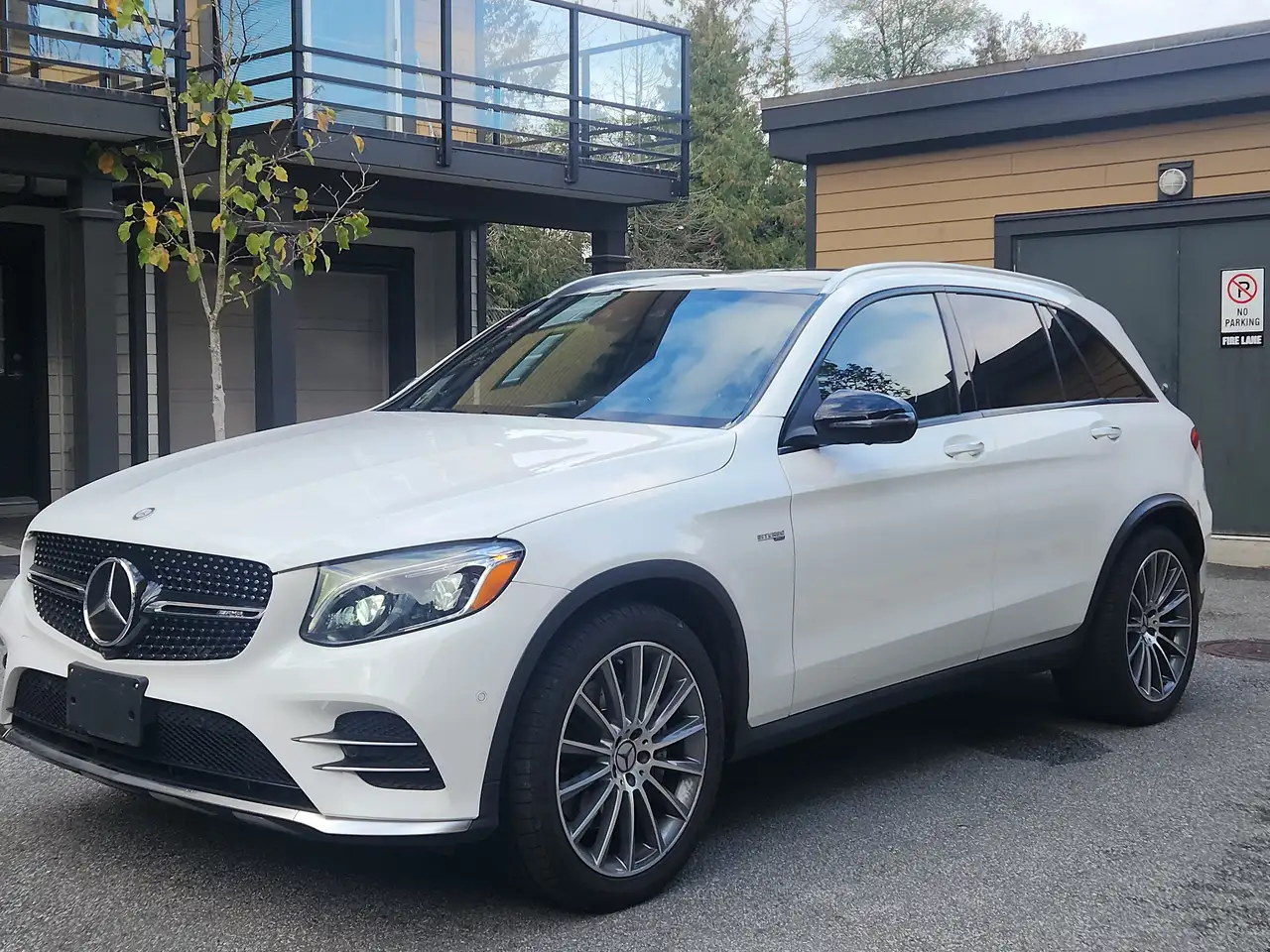 Mercedes-Benz GLC снимка Mercedes-Benz GLC
