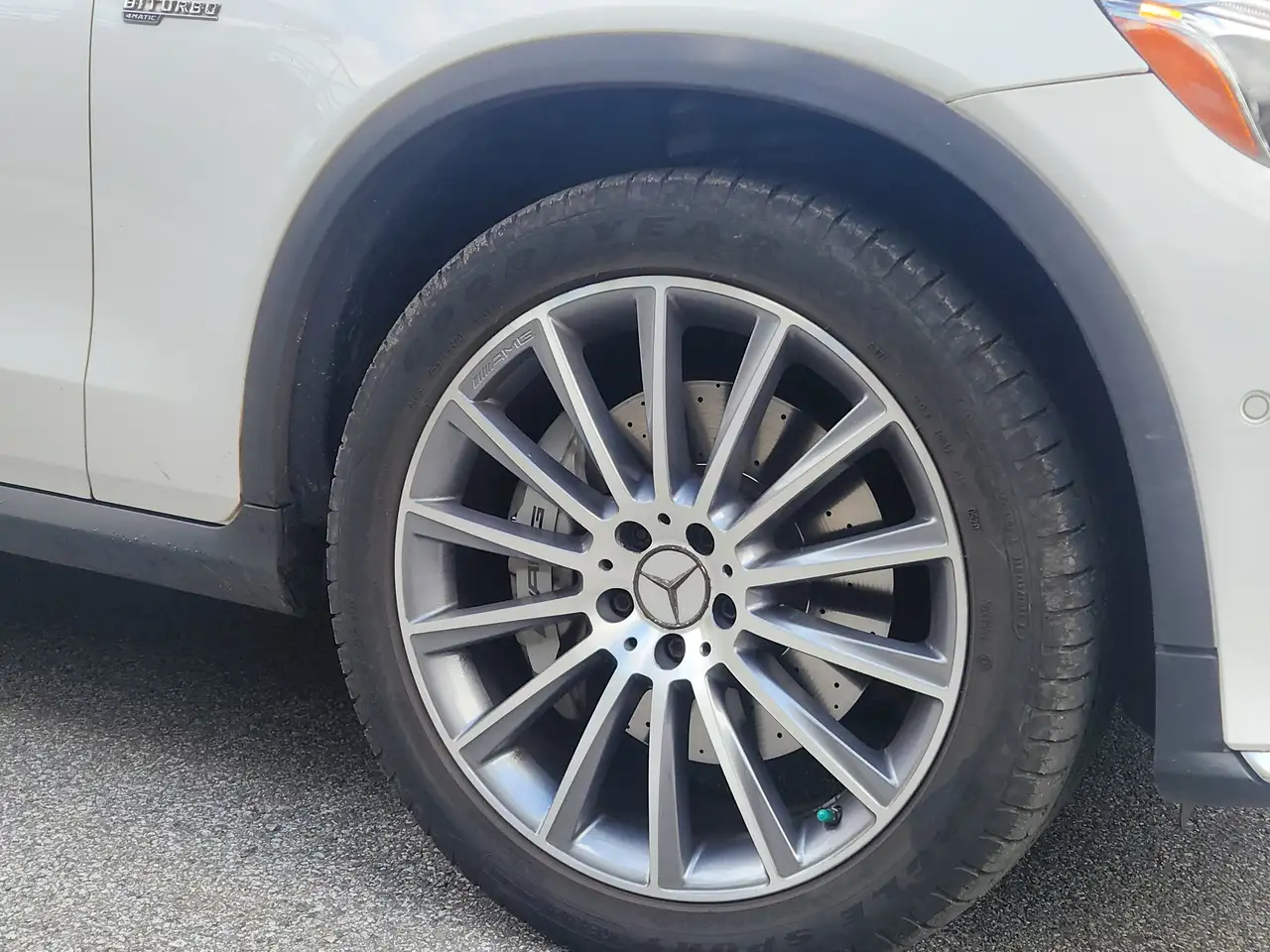 Mercedes-Benz GLC снимка Mercedes-Benz GLC
