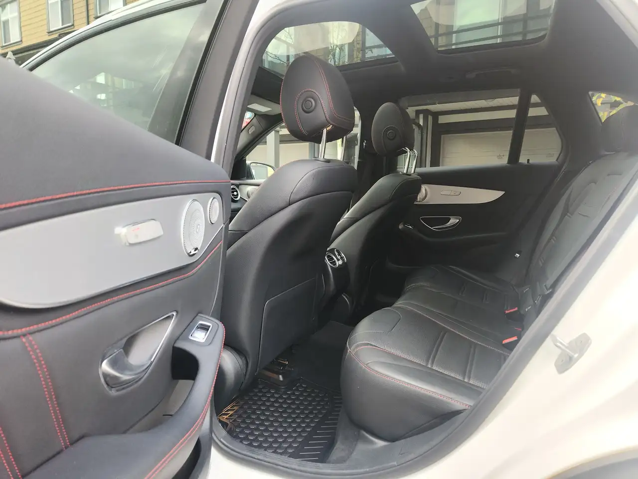 Mercedes-Benz GLC снимка Mercedes-Benz GLC
