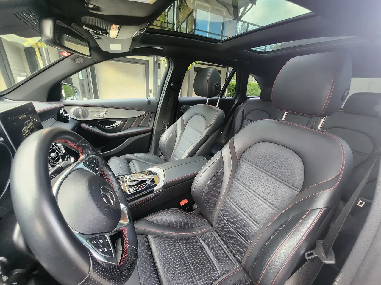 Mercedes-Benz GLC снимка Mercedes-Benz GLC