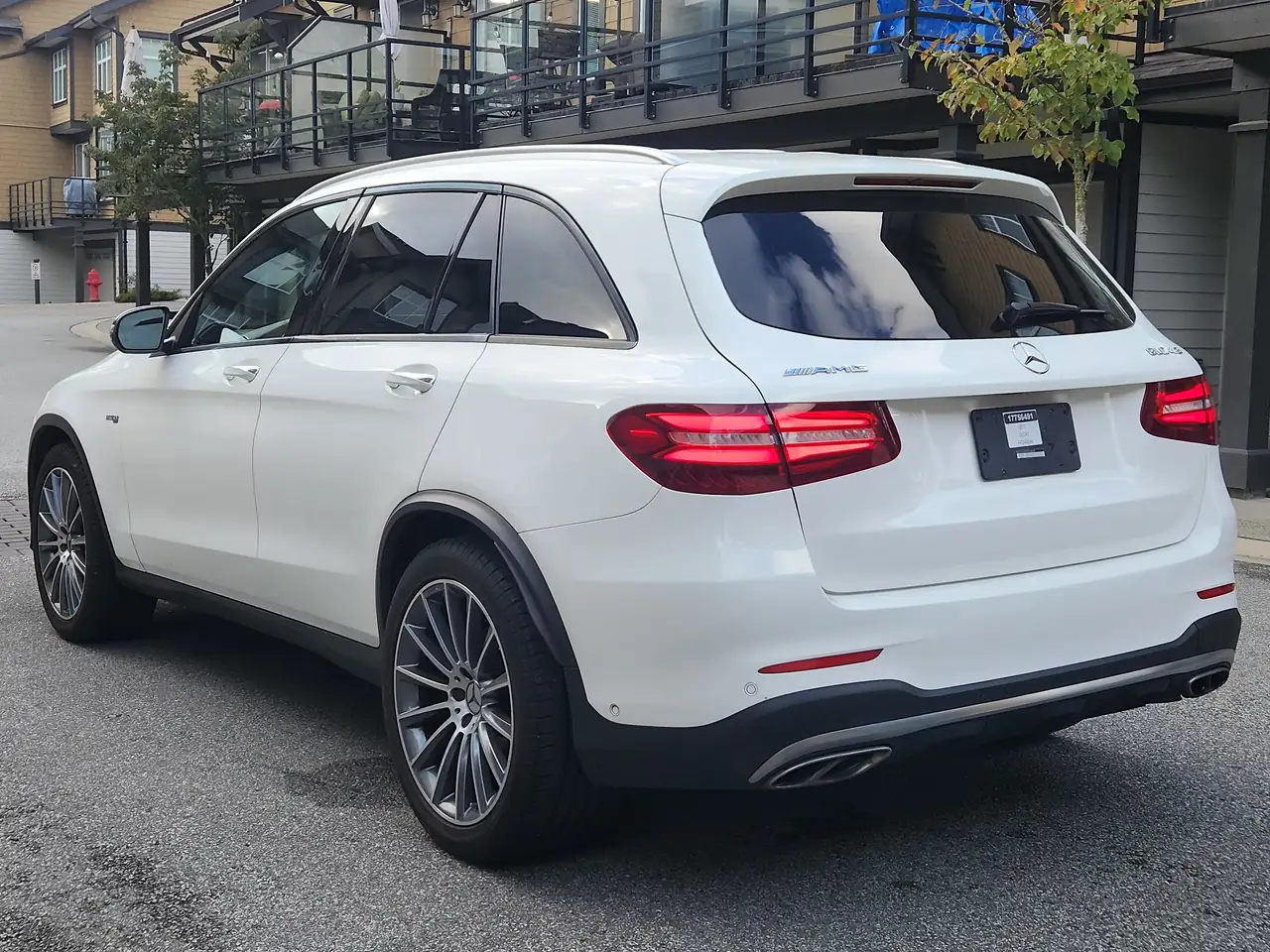 Mercedes-Benz GLC снимка Mercedes-Benz GLC