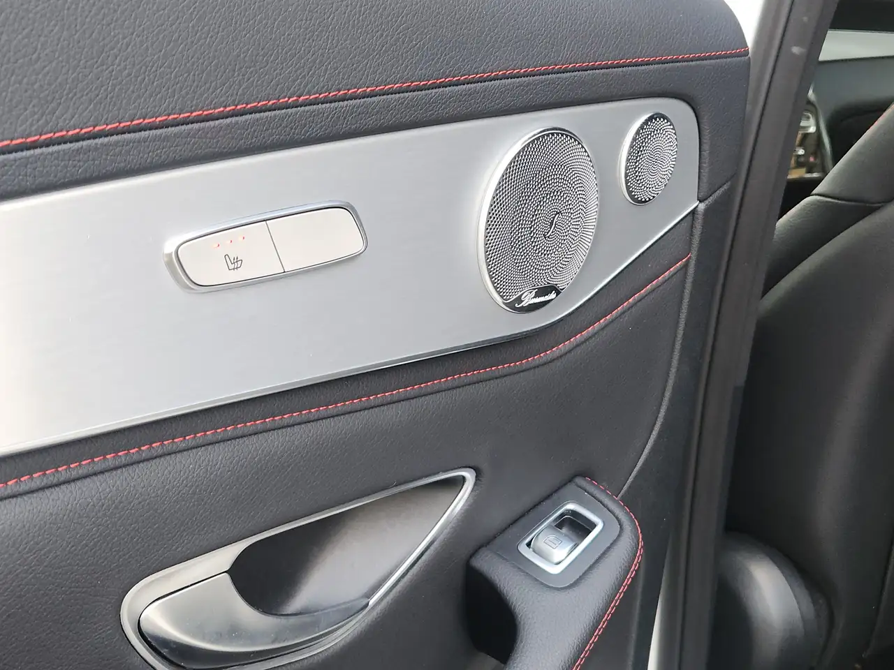 Mercedes-Benz GLC снимка Mercedes-Benz GLC