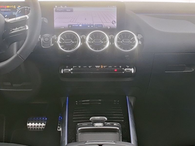 Mercedes-Benz GLA 250 e AMG-Sport/LED/360/Pano/AHK/Distr/Totw — photo 8