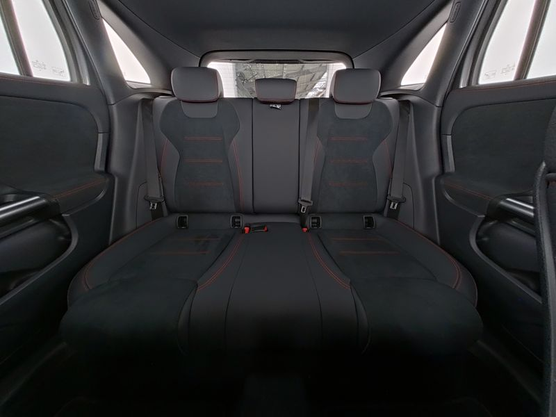Mercedes-Benz GLA 250 e AMG-Sport/LED/360/Pano/AHK/Distr/Totw — photo 10