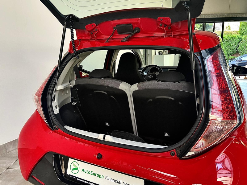 Toyota Aygo AYGO x-play touch Kamera Klima — photo 6