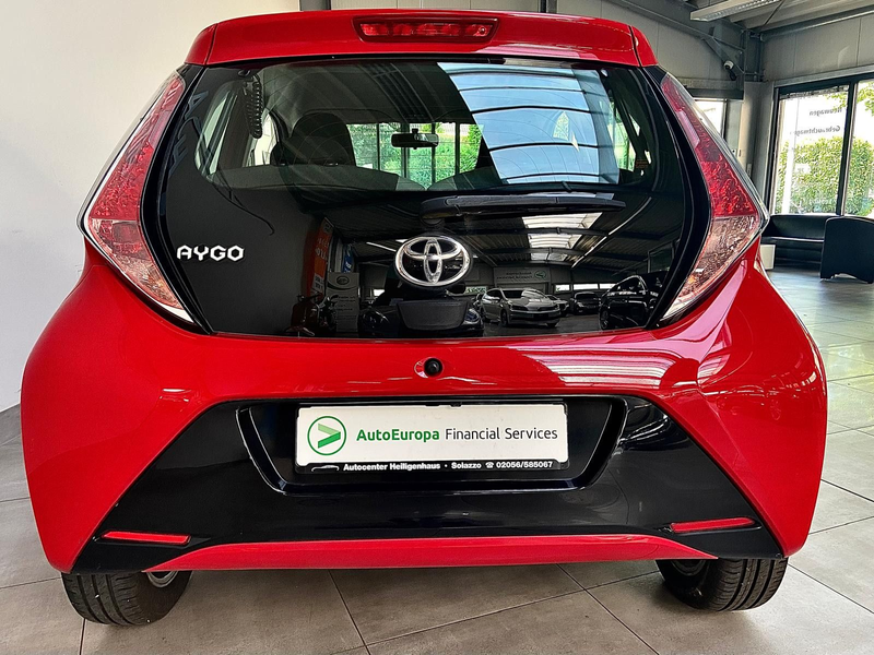 Toyota Aygo AYGO x-play touch Kamera Klima — photo 5