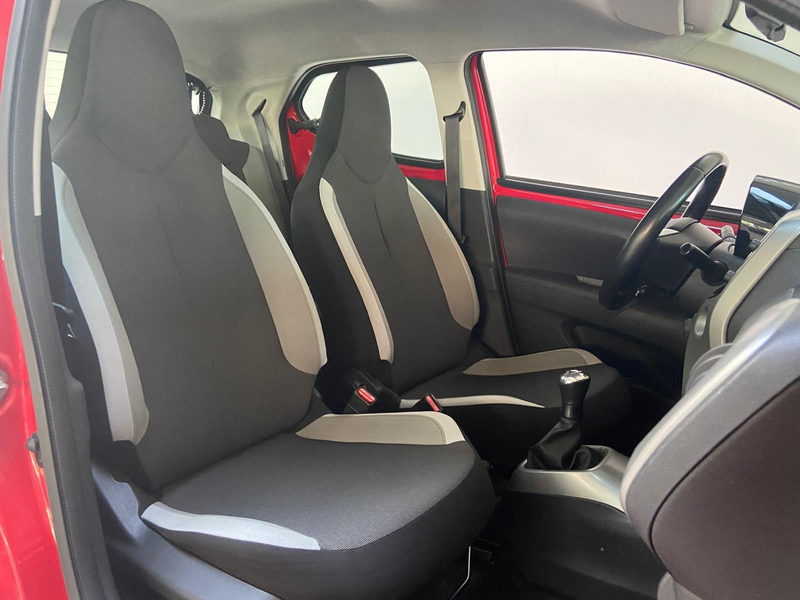 Toyota Aygo AYGO x-play touch Kamera Klima — photo 9