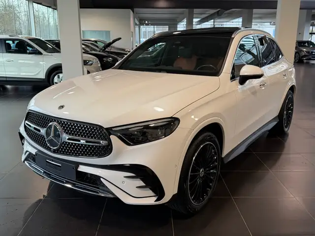Mercedes-Benz GLC 300 e 4M Amg Panorama, Trekhaak, 360 Camera, ACC, Nigh