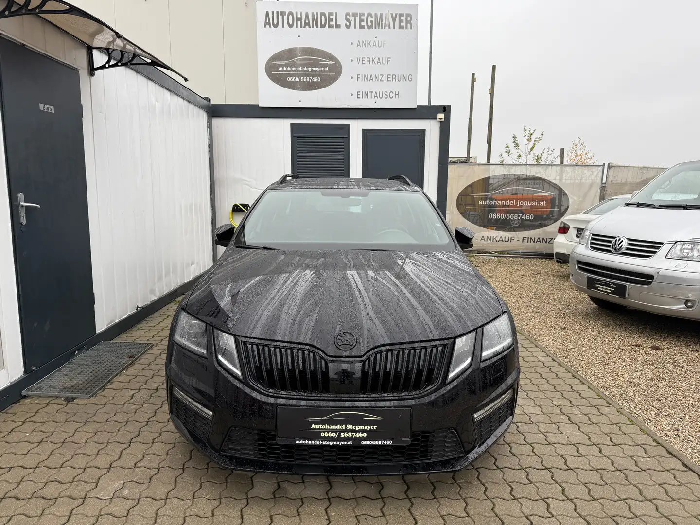 Skoda Octavia RS 245 2.0 TSI DSG Schwarz - 2