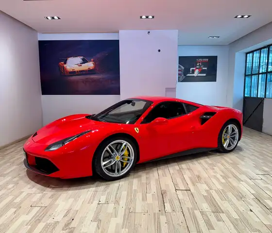 Ferrari 488 GTB - full carbon - 3400 km  - pari al nuovo