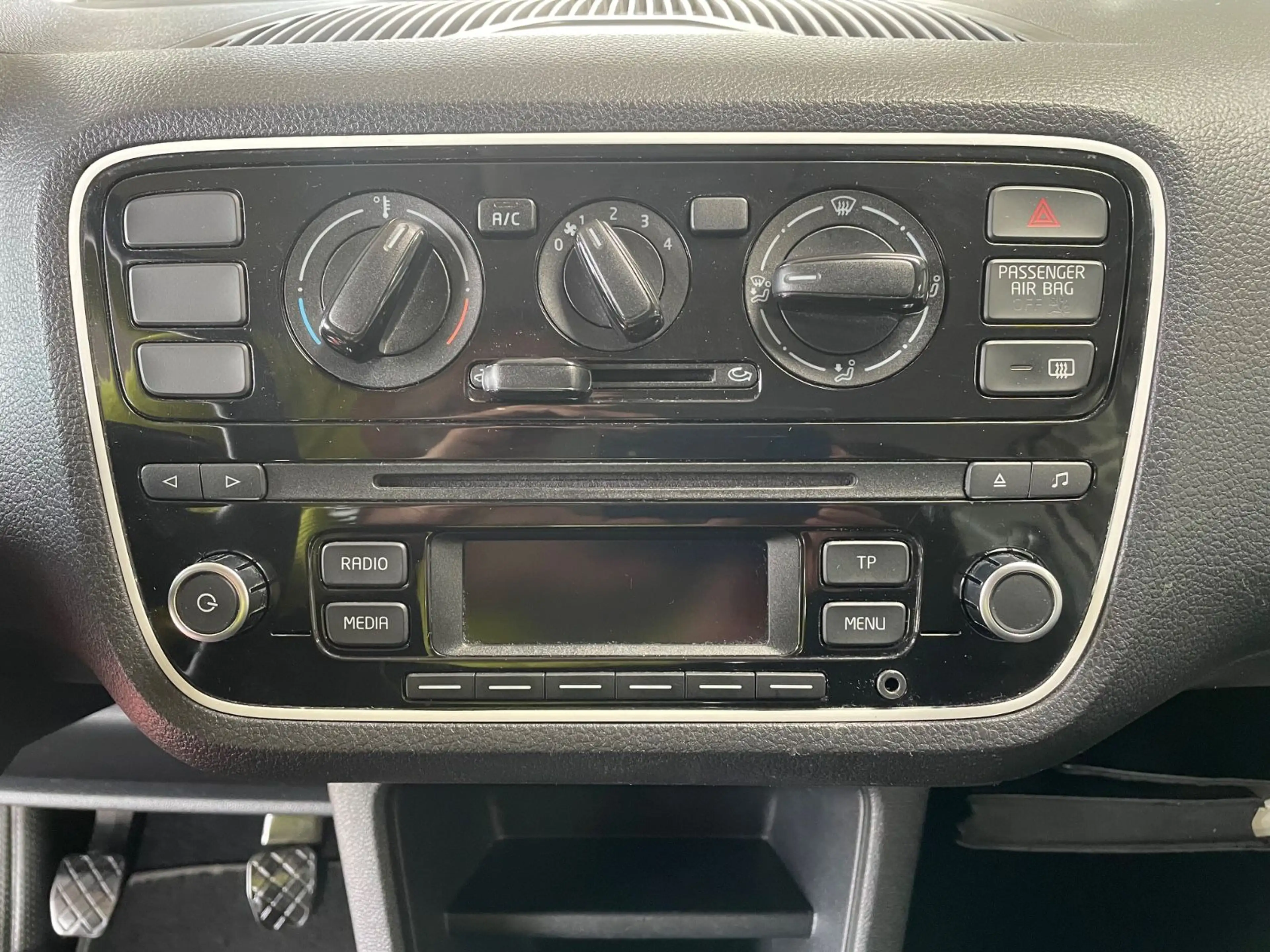 Volkswagen up! Klima ZV Fensterheber Allwetter TÜV NEU — photo 12