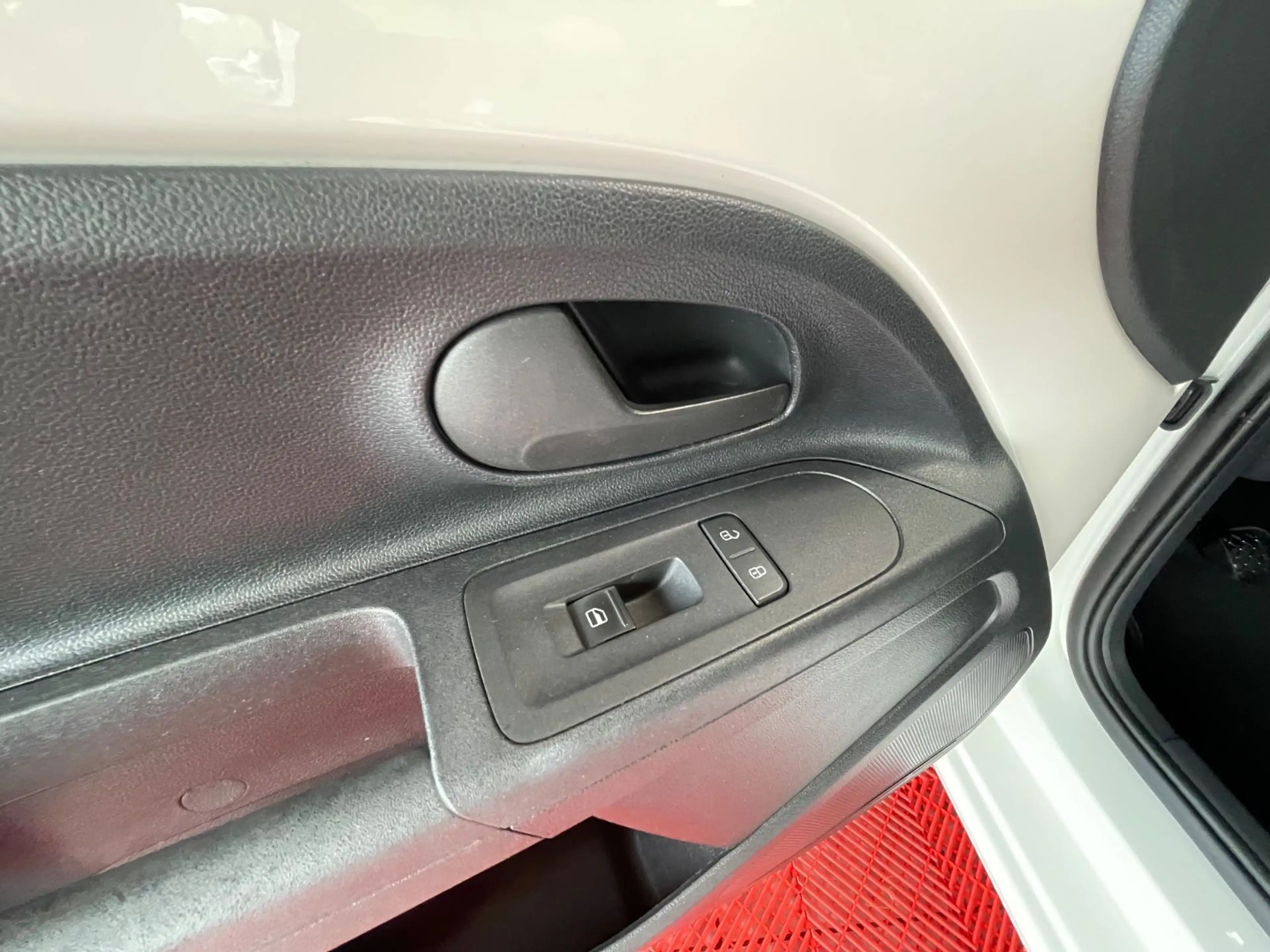 Volkswagen up! Klima ZV Fensterheber Allwetter TÜV NEU — photo 10