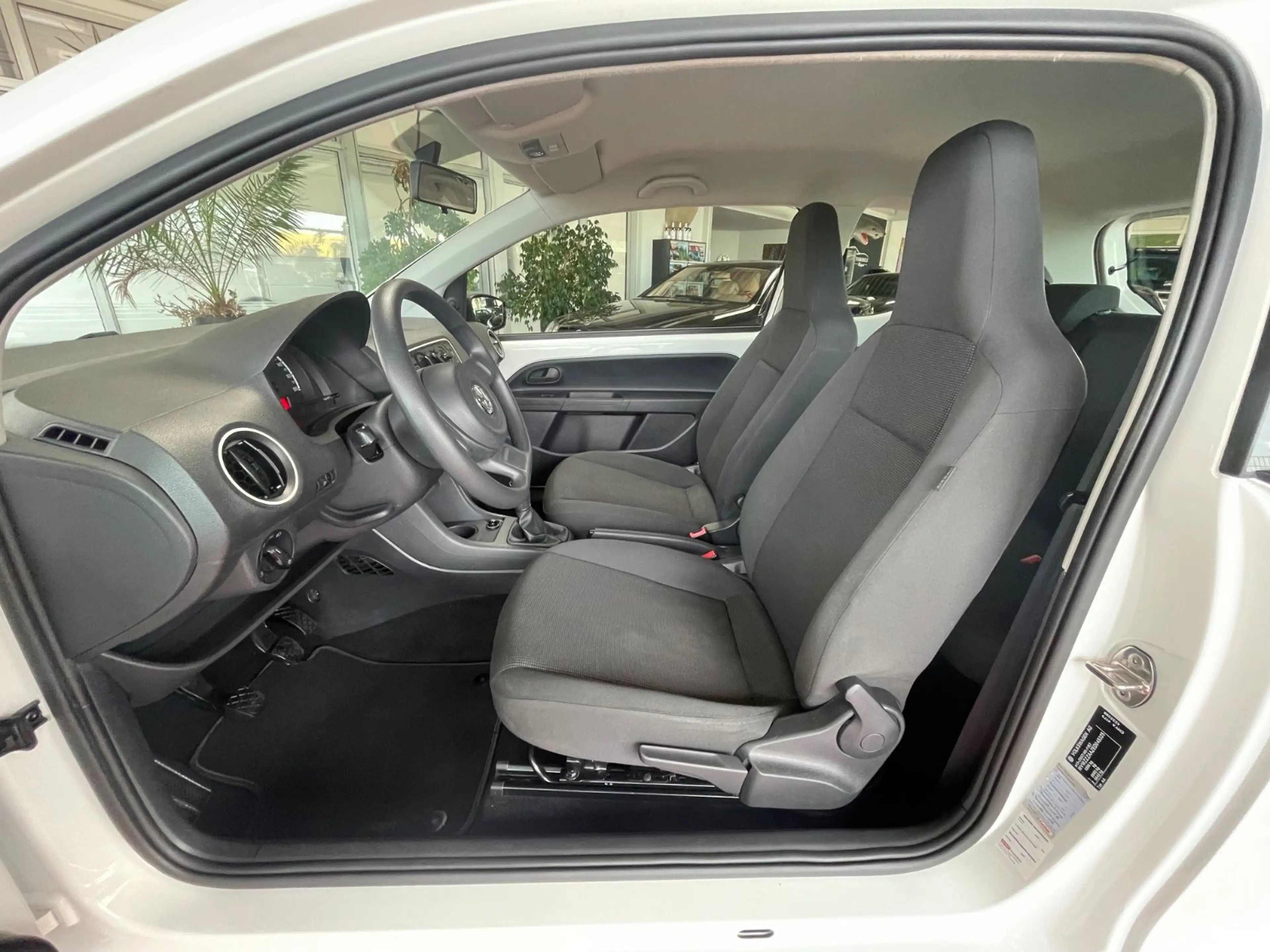 Volkswagen up! Klima ZV Fensterheber Allwetter TÜV NEU — photo 9