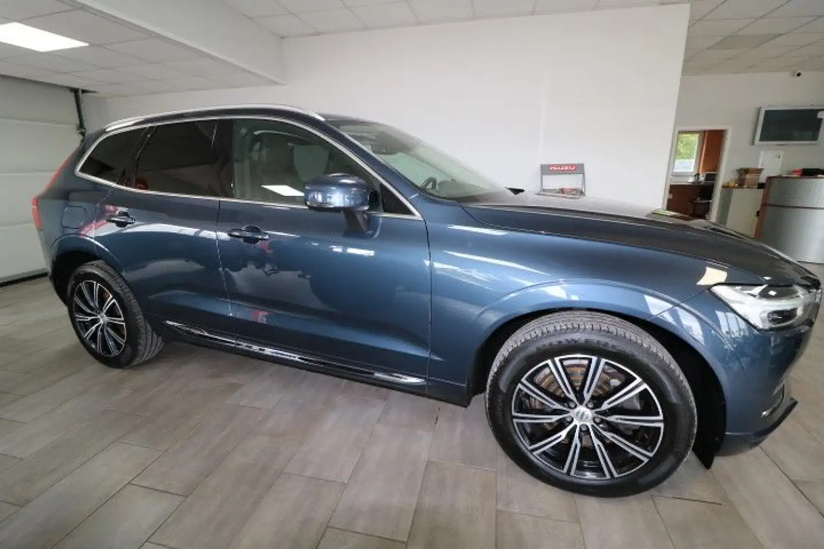 Volvo XC60 Inscription 2WD Bleu - 2