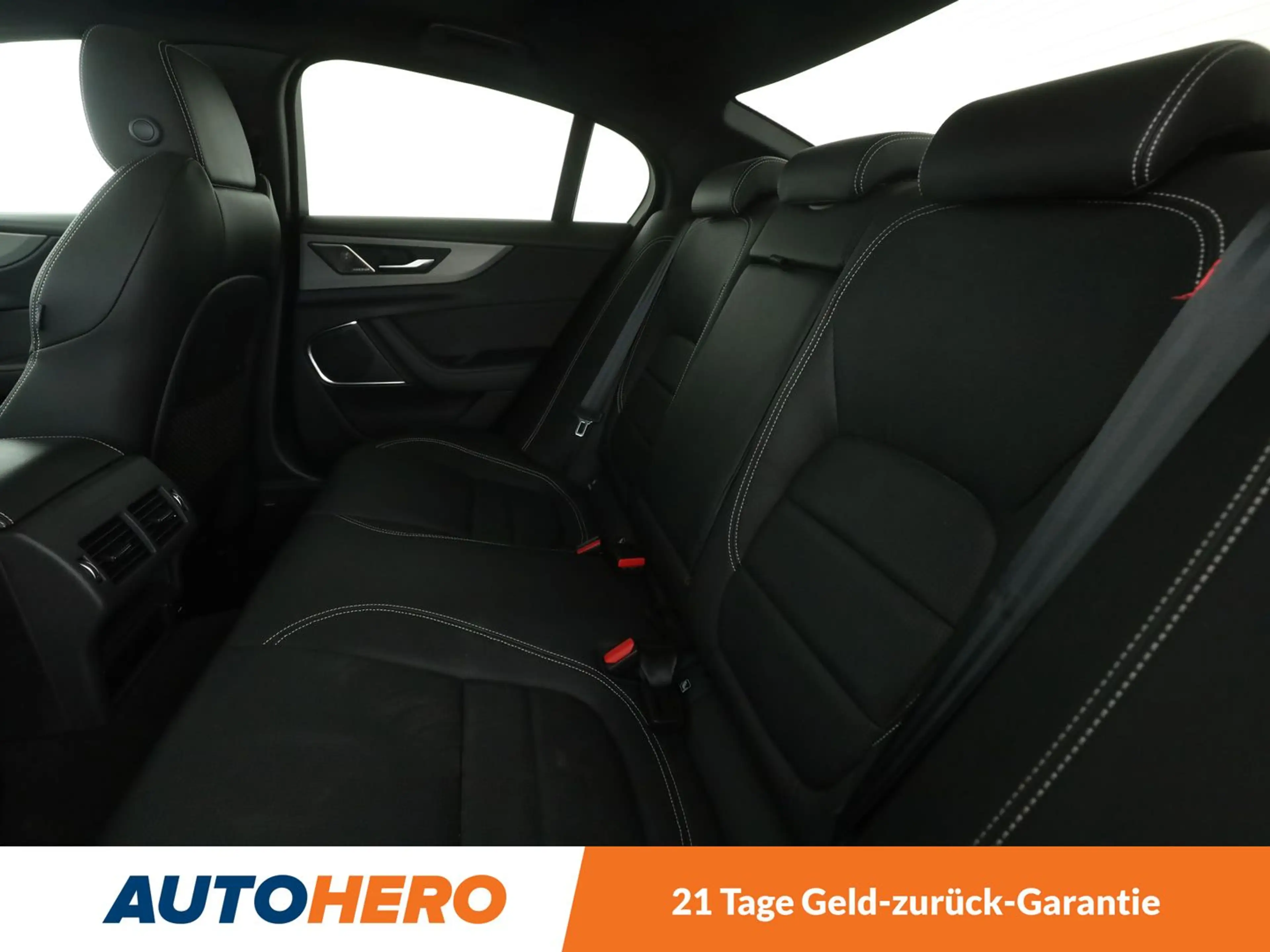 Jaguar XE D200 Mild-Hybrid R-Dynamic S Aut*NAVI*LED*ACC*CAM* — photo 15