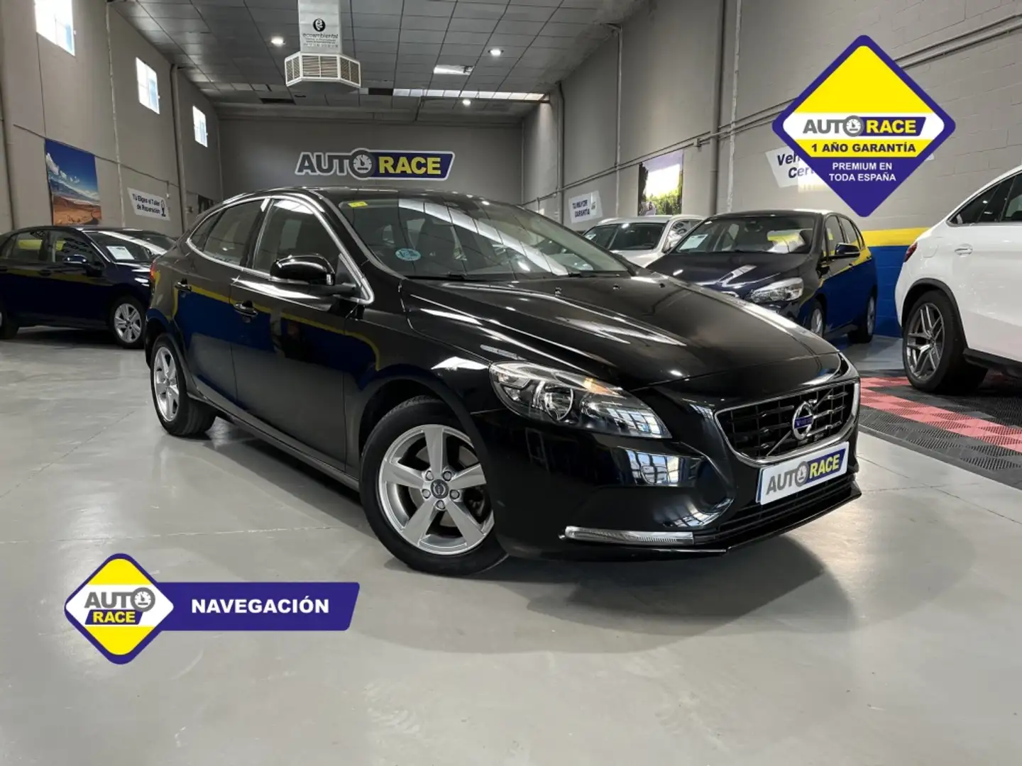 Volvo V40 D2 Kinetic 120 Negro - 1