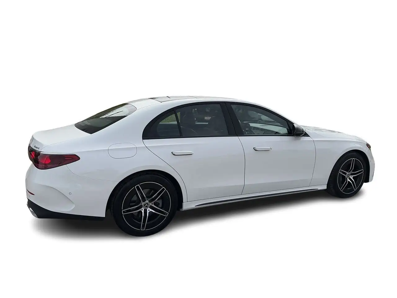 Mercedes-Benz E-Class снимка Mercedes-Benz E-Class