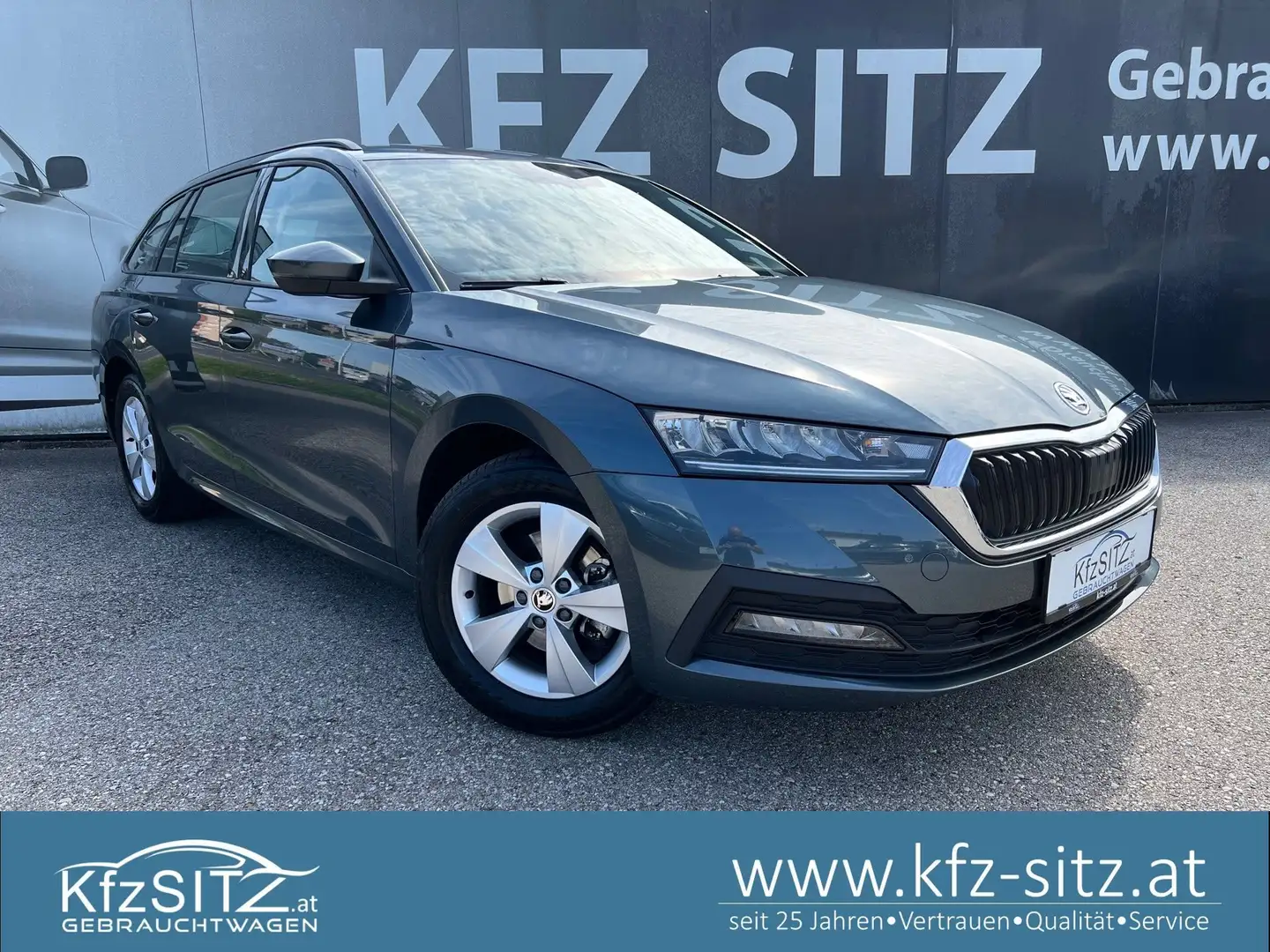 Skoda Octavia Combi 2,0 TDI Ambition DSG | ACC Grau - 1