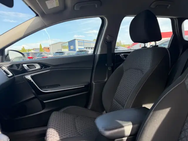 Kia Ceed view 11