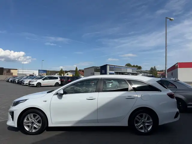 Kia Ceed view 4