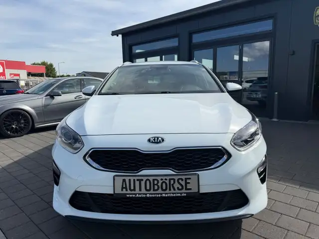 Kia Ceed view 2