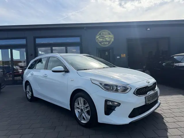 Kia Ceed main image