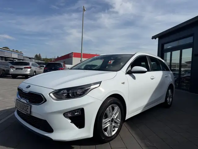 Kia Ceed view 3