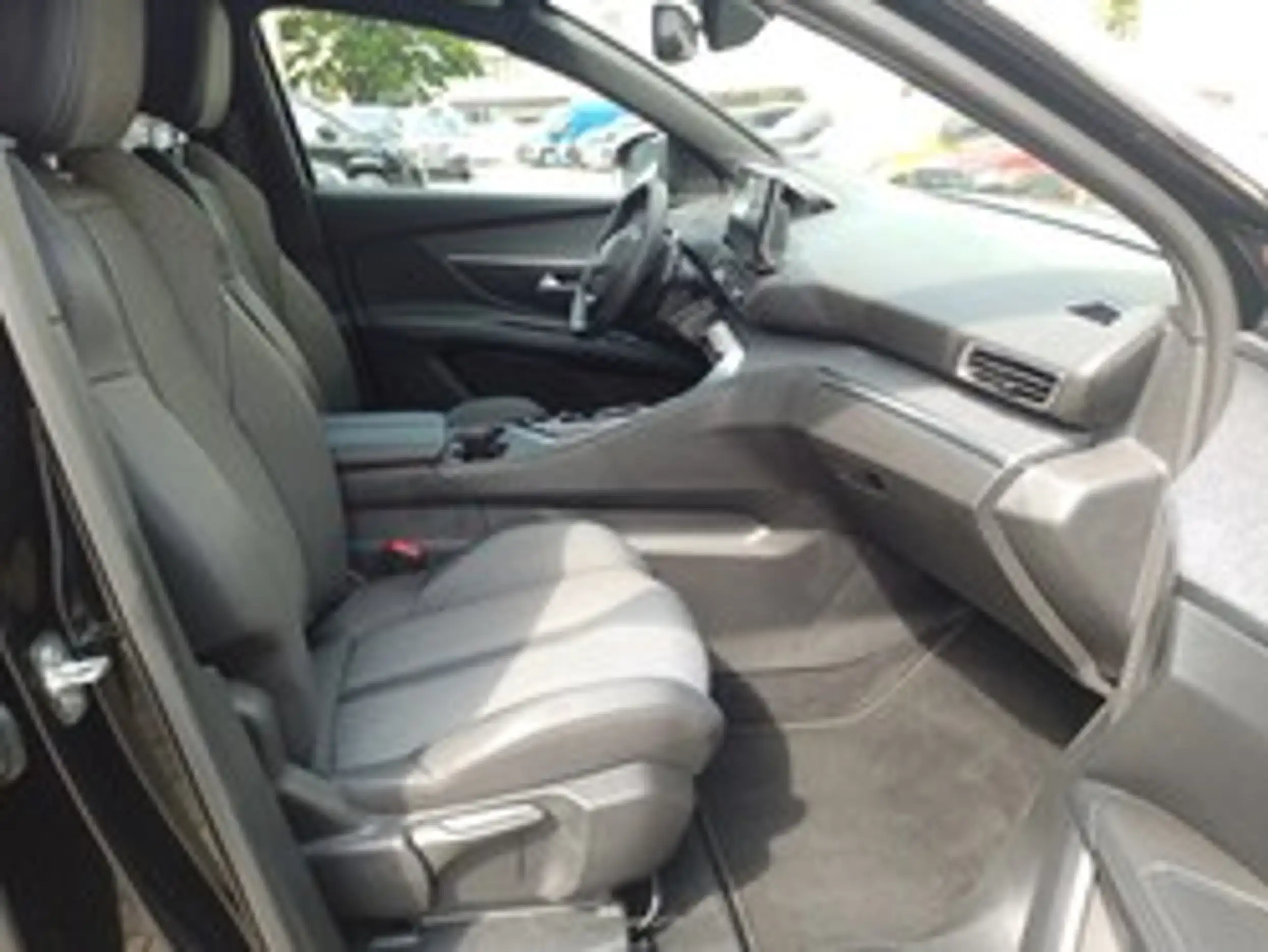Peugeot 3008 (07.2016->) Hybrid 136 Allure Pack — photo 9