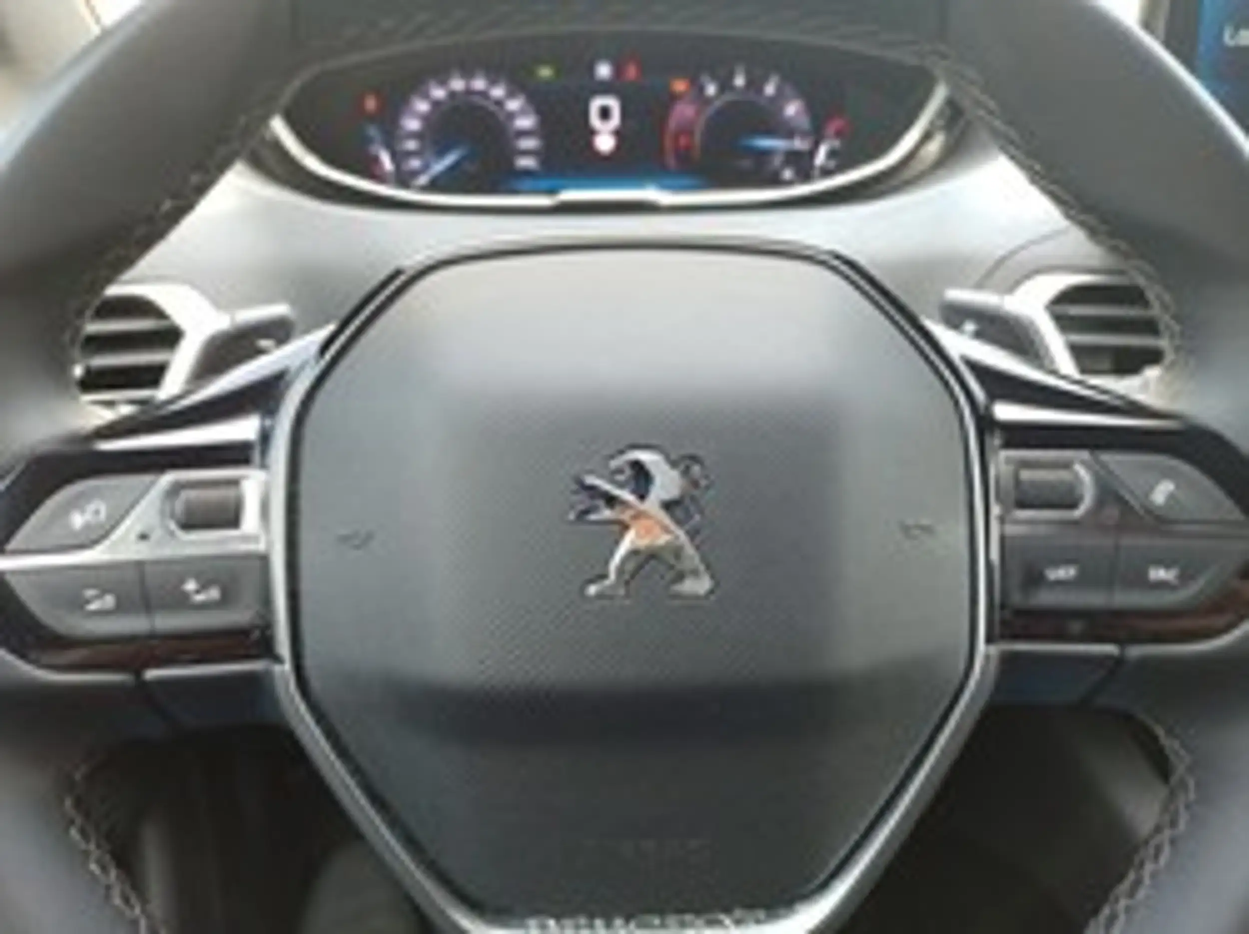 Peugeot 3008 (07.2016->) Hybrid 136 Allure Pack — photo 13