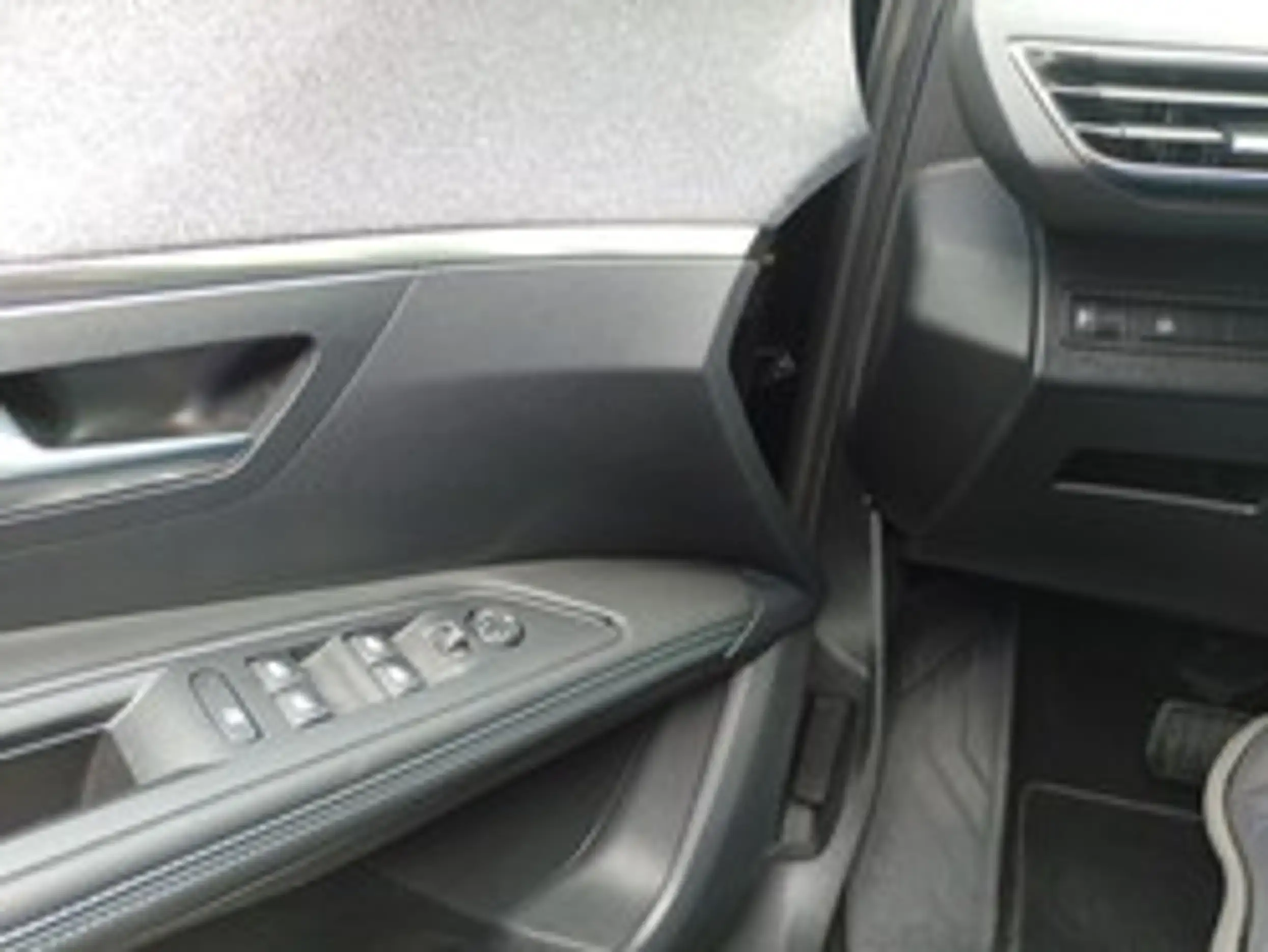 Peugeot 3008 (07.2016->) Hybrid 136 Allure Pack — photo 14