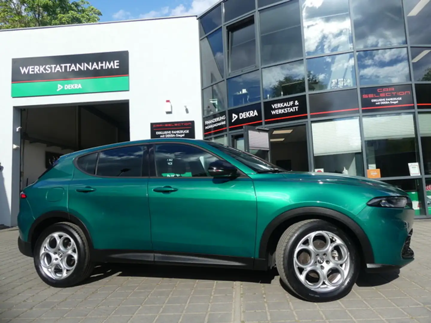 Alfa Romeo Tonale 1.6 VGT-D Sprint ACC/VOLL-LED/NAVI/18ZOLL Зелений - 1