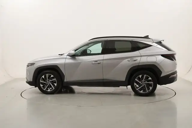 Hyundai Tucson view 2