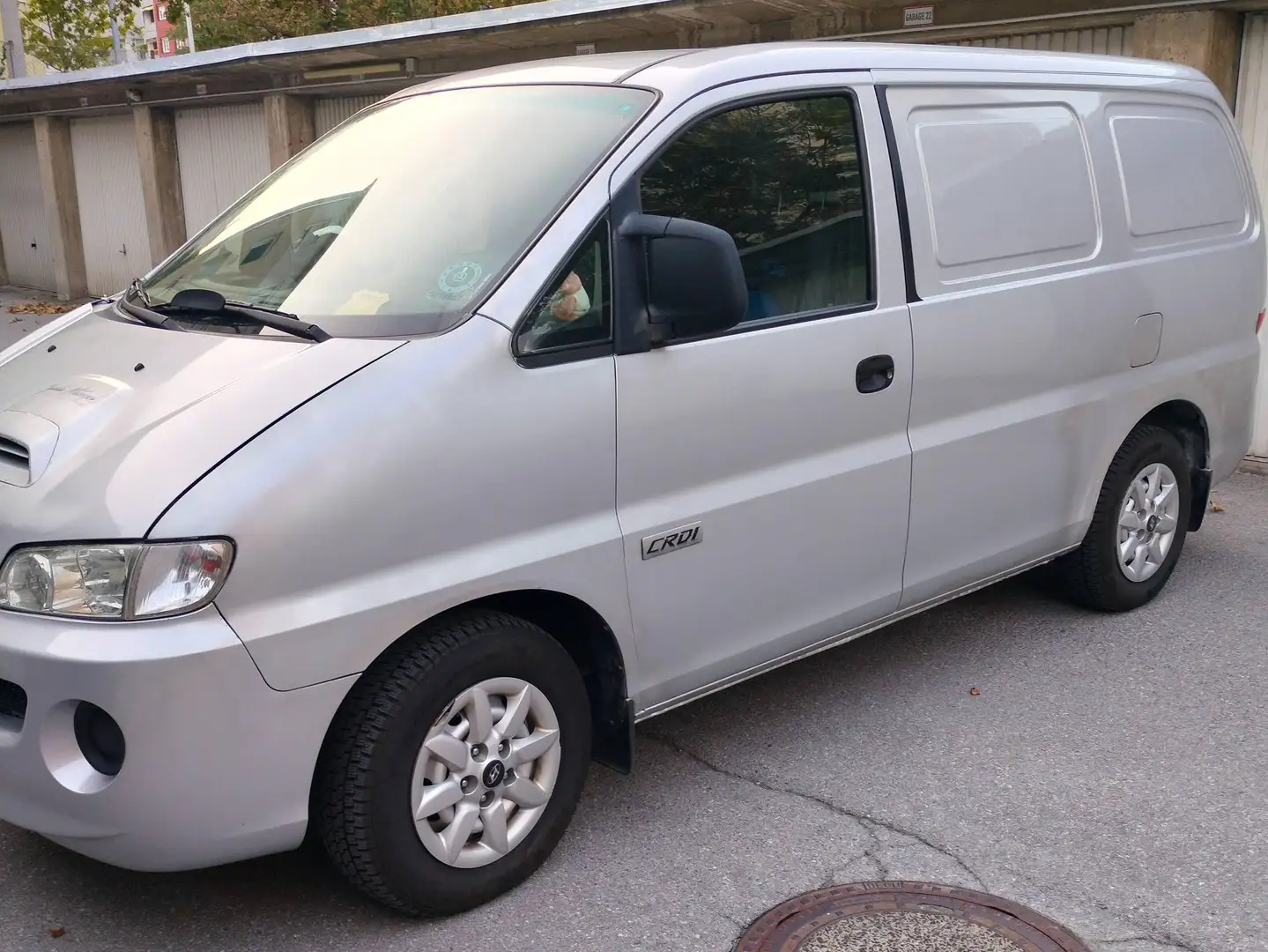 Hyundai H-1 H-1 Business Van kurz Silber - 1