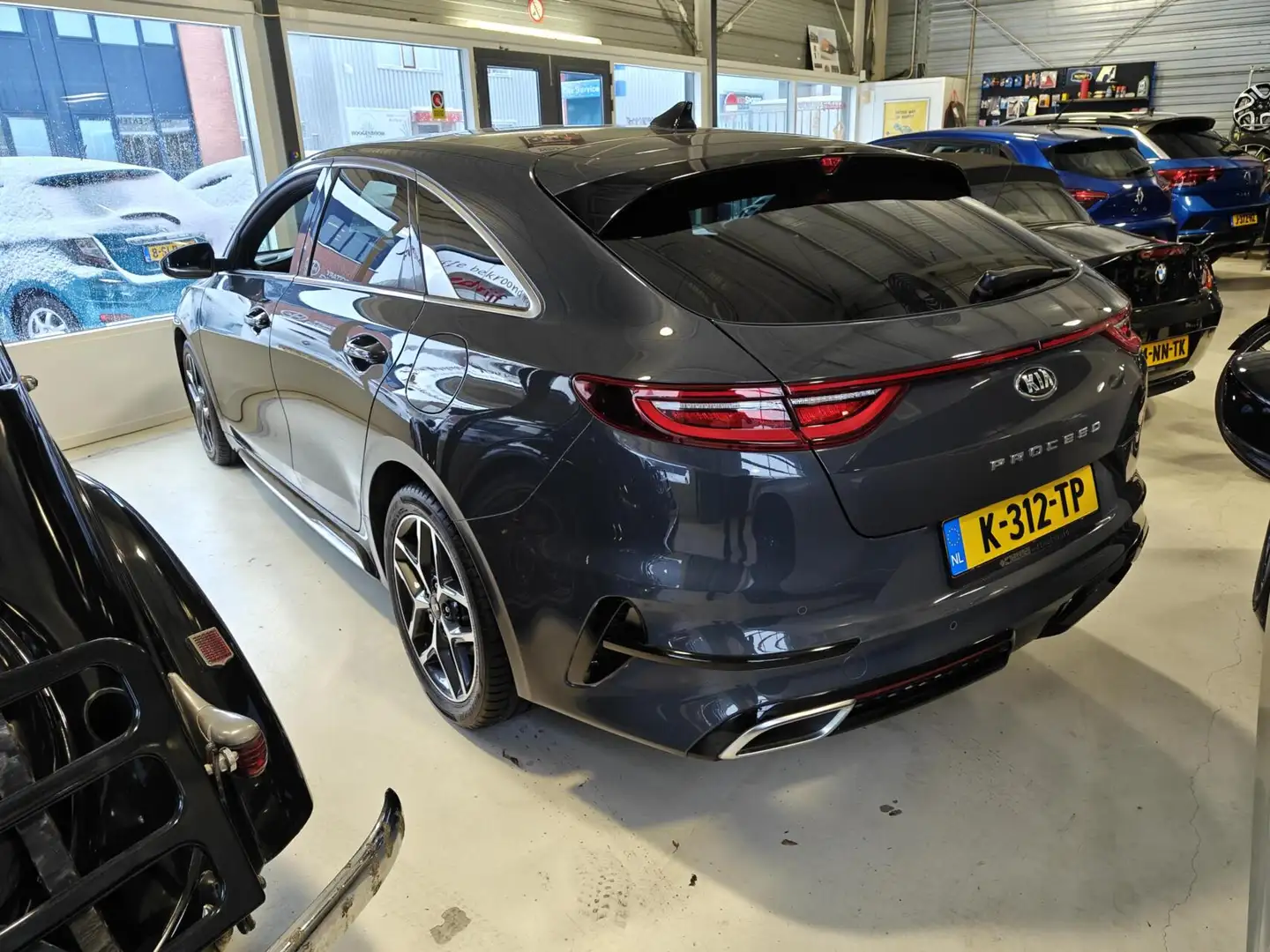 Kia ProCeed / pro_cee'd 1.5 T-GDi MHEV GT-Line Edition Grau - 2